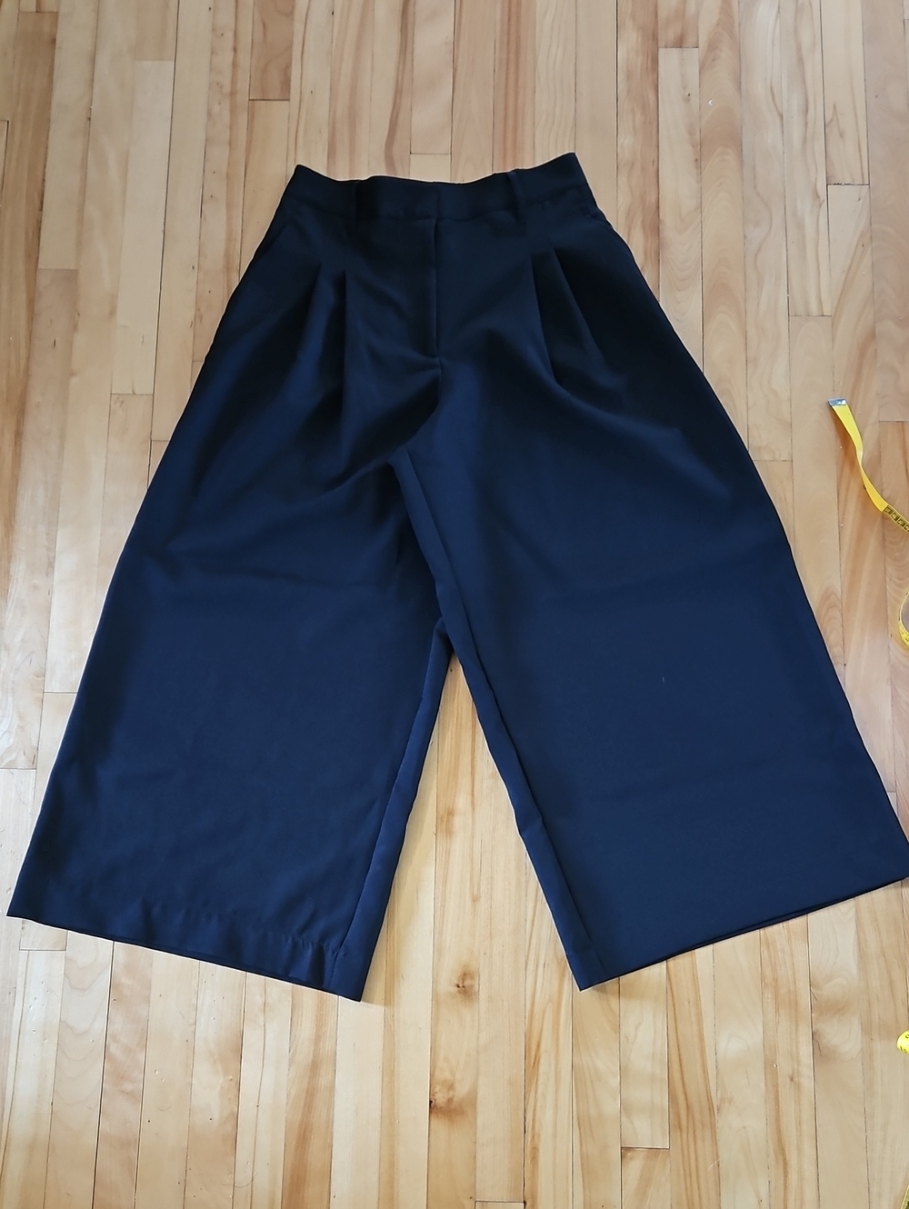 Max Studio Black Elastic Waist Wide Leg Pants Culotte